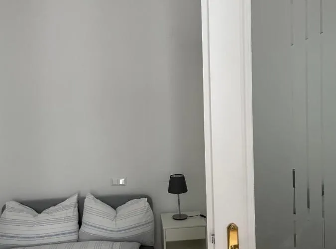 100m2 Naehe 1010 Апартаменти *