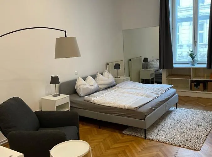 100m2 Naehe 1010 Апартаменти *