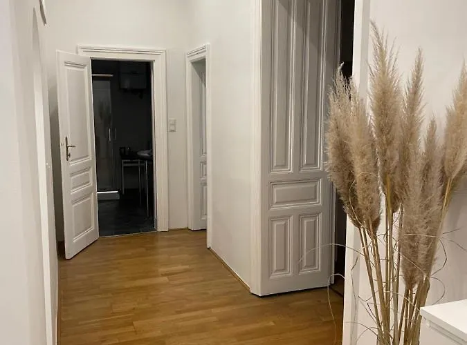 100m2 Naehe 1010 Апартаменти